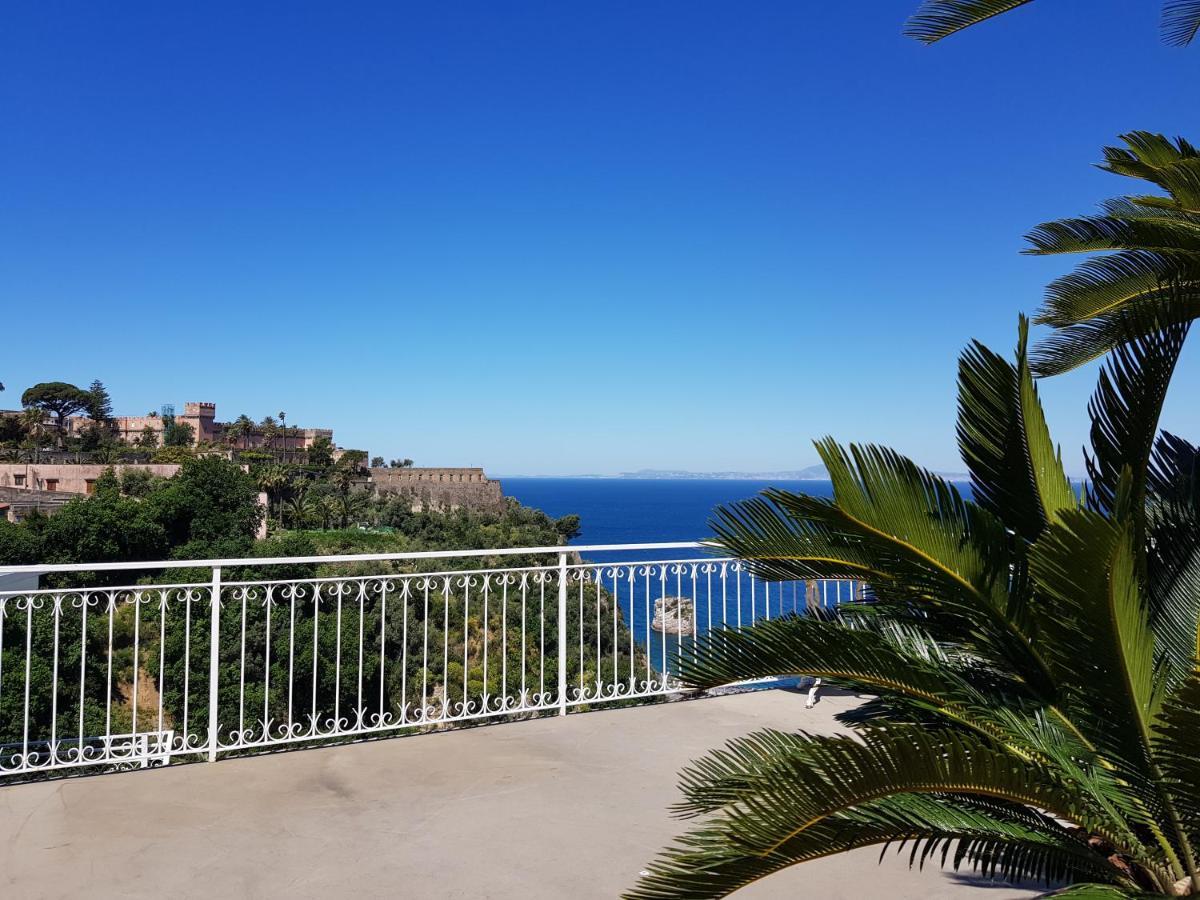 Hotel Oriente Vico Equense Buitenkant foto