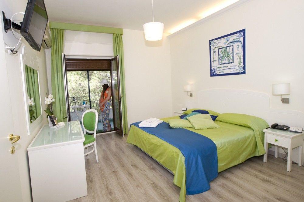 Hotel Oriente Vico Equense Buitenkant foto
