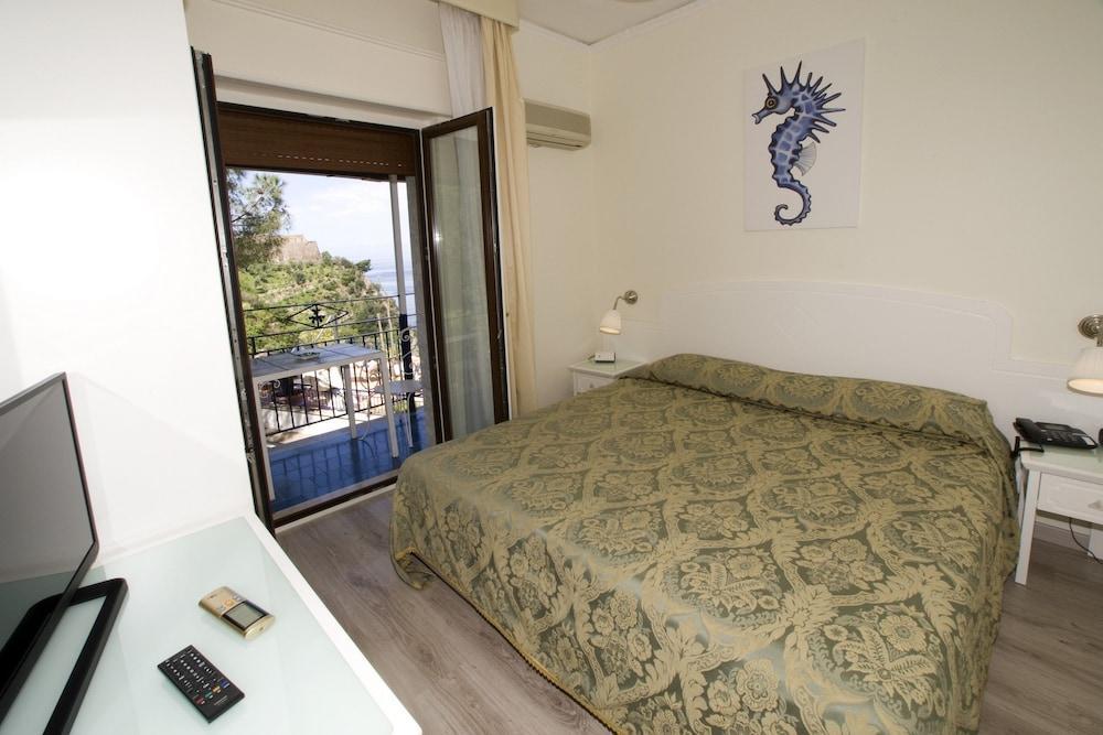 Hotel Oriente Vico Equense Buitenkant foto