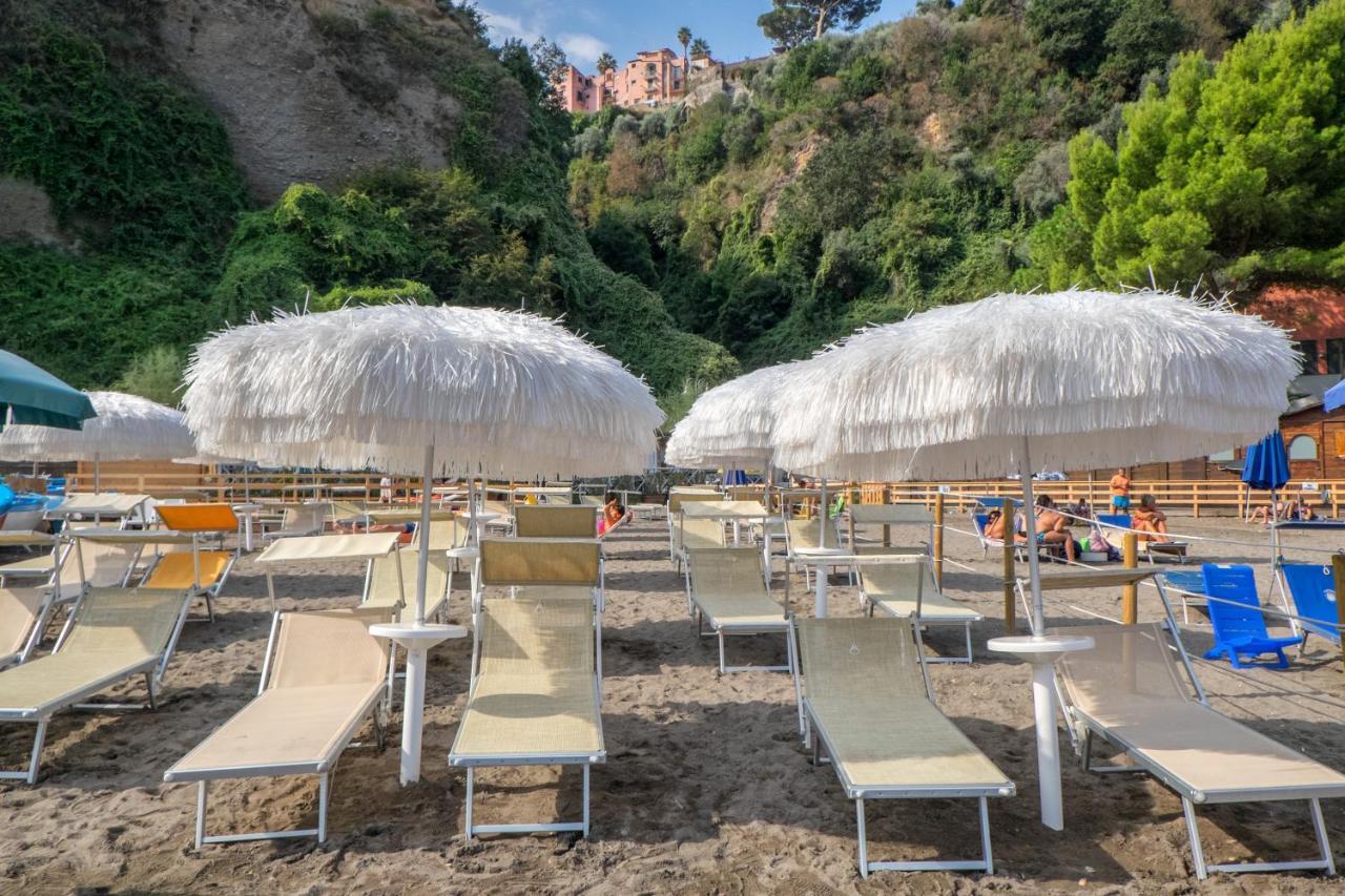 Hotel Oriente Vico Equense Buitenkant foto