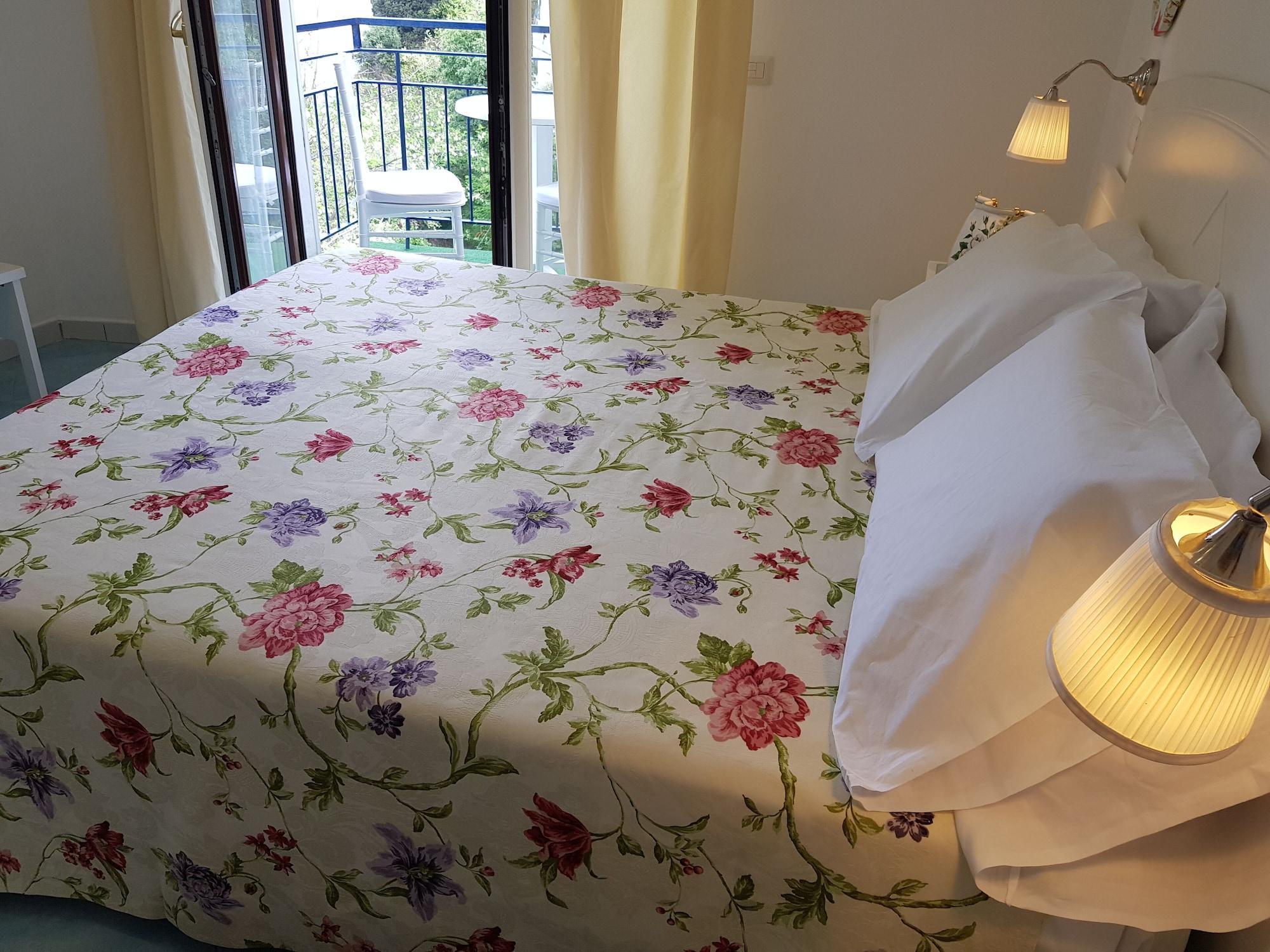 Hotel Oriente Vico Equense Buitenkant foto