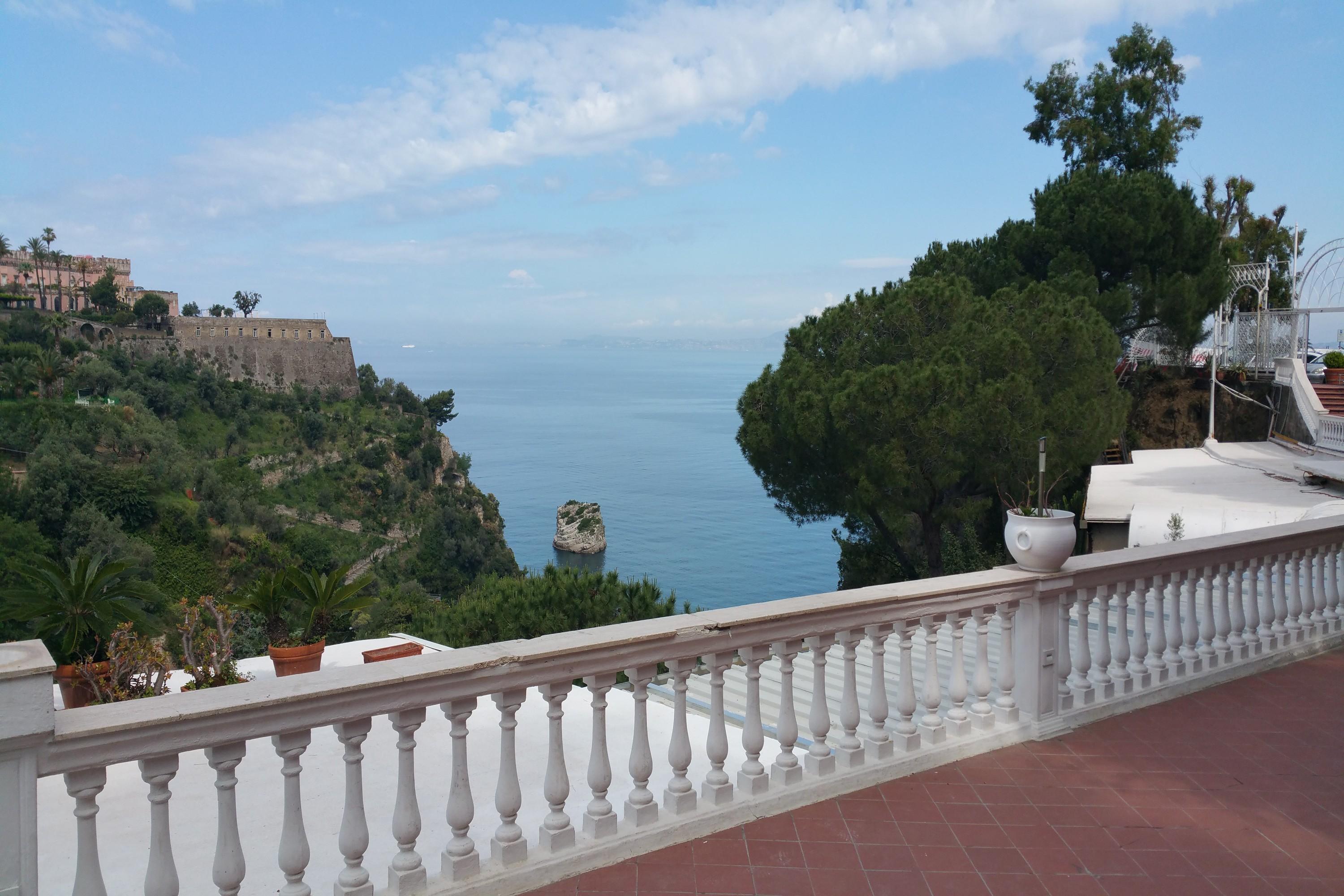 Hotel Oriente Vico Equense Buitenkant foto